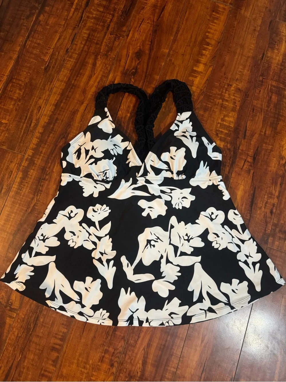 Black & White Floral Swim Tankini Top - Women Swim Bikini - never worn no tag